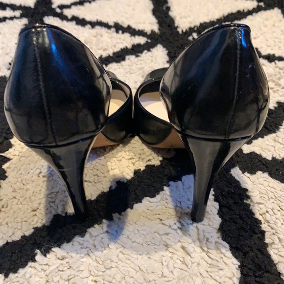Black, used, good condition Steven by Steve Madden black heels. Size 6 - Picture 3 of 6